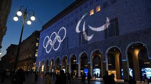 大联盟正式开始推行人工草皮（AstroTurf），改变了球员的跑垒与球的弹跳逻辑